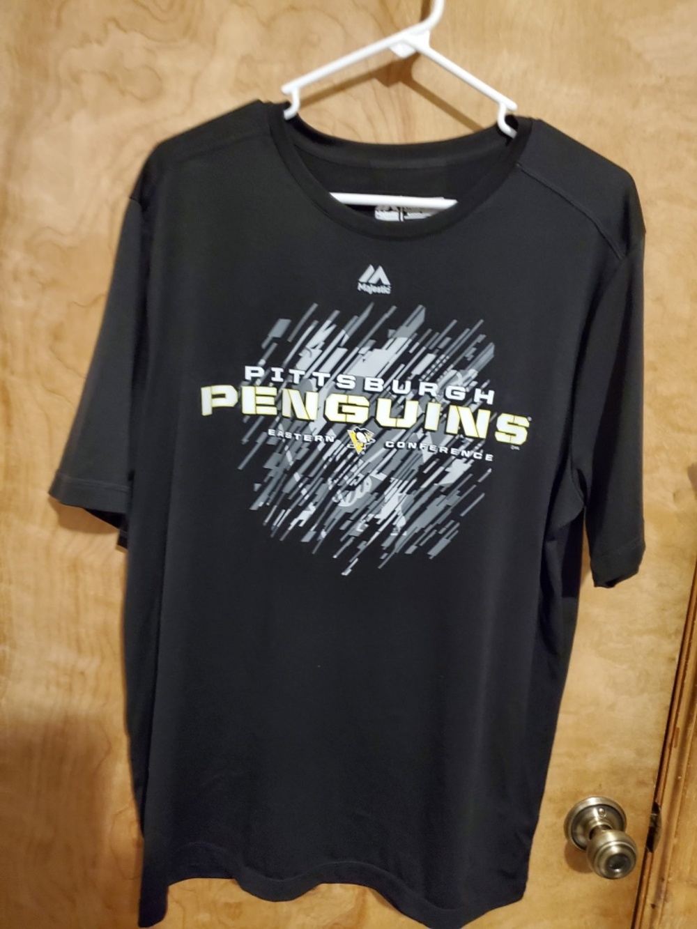 #994 Mens tshirt of Pittsburgh penguins